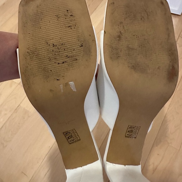 Oak + Fort White healed sandals. Size 10 - Picture 5 of 5